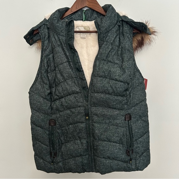 Green Tea fur lined women’s XL forest green zip up puffer vest with fur hood NWT - Picture 1 of 9